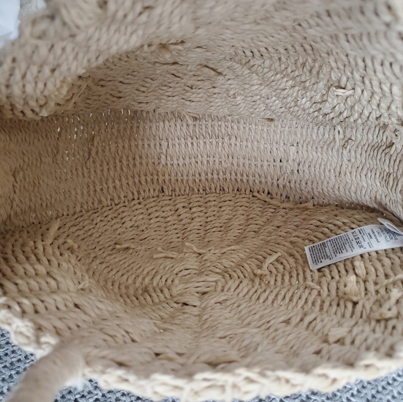 *SOLD* Gap natural straw circle bag - Picture 6 of 15